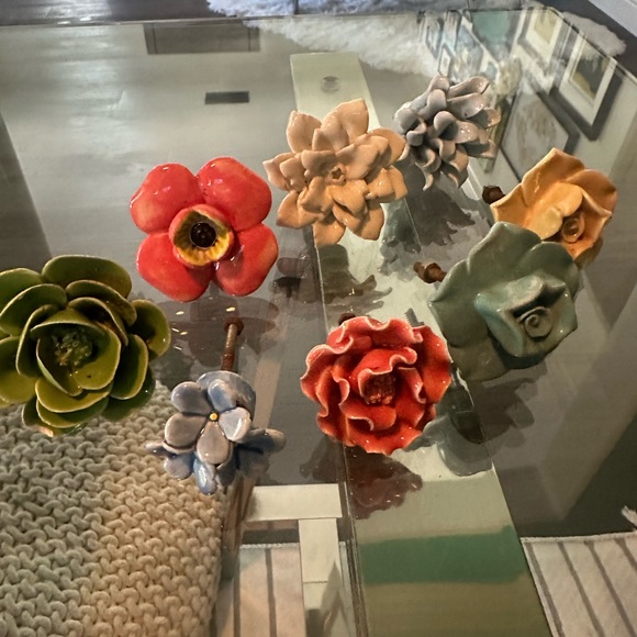 Anthropologie Floral Ceramic Knob Set - 8 - Picture 3 of 16